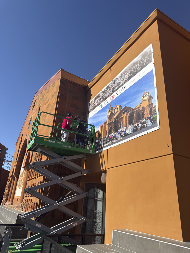 instalar_mural_then_and_now_de_epostle_en_la_diocesis_occidental